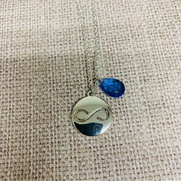 Avon Silver Infinity Blue Crystal Necklace - Picture 2 of 3